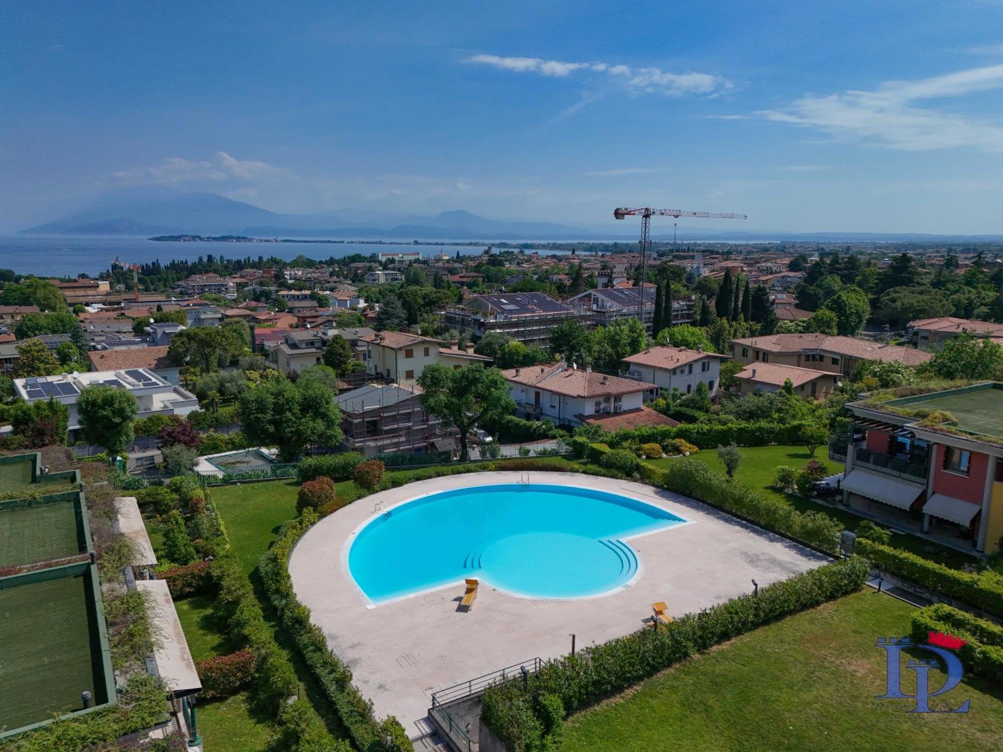 Desenzanoloft Official Partner Marriott Homes & Villas -Butterfly And 5 Pools Family Apartment Desenzano del Garda Exterior photo